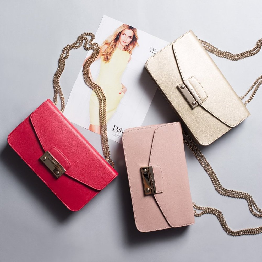 New!! Furla Julia Saffiano leather chain shoulder bag ( Made in Italy)